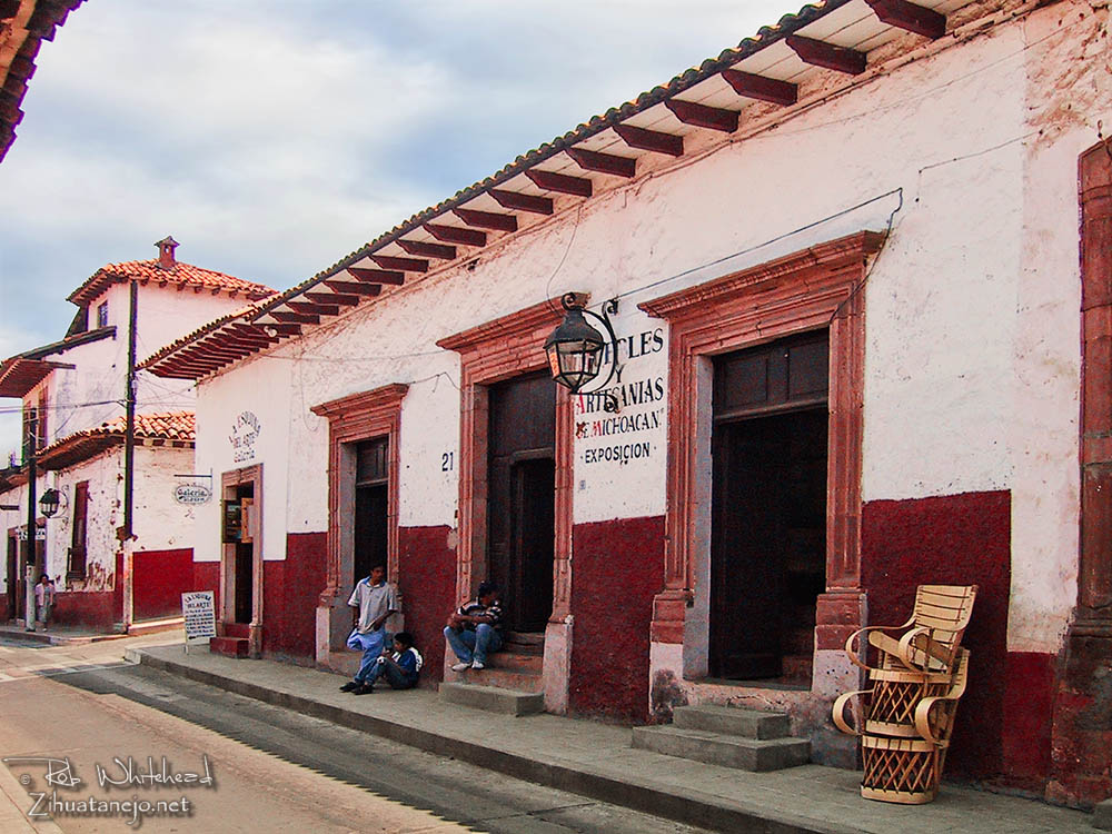 Furniture and artisan crafts store Furniture and artisan crafts store